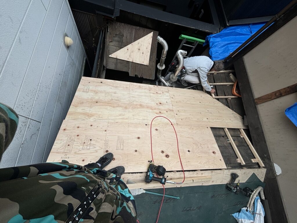 東山　屋根工事